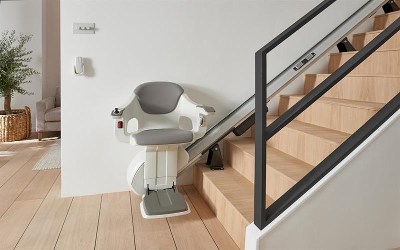 Renting vs. Buying a Stairlift – Which Is the Best Fit for Your Home?