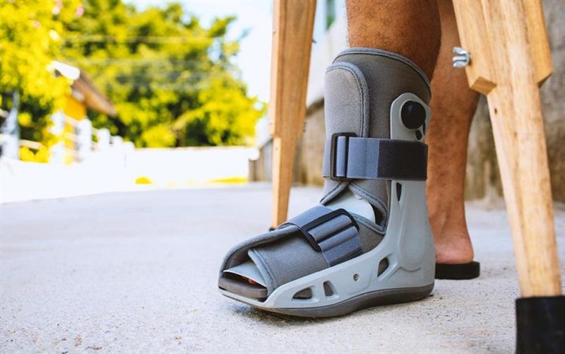 Recover Faster: Benefits of Using a Walking Boot After Surgery