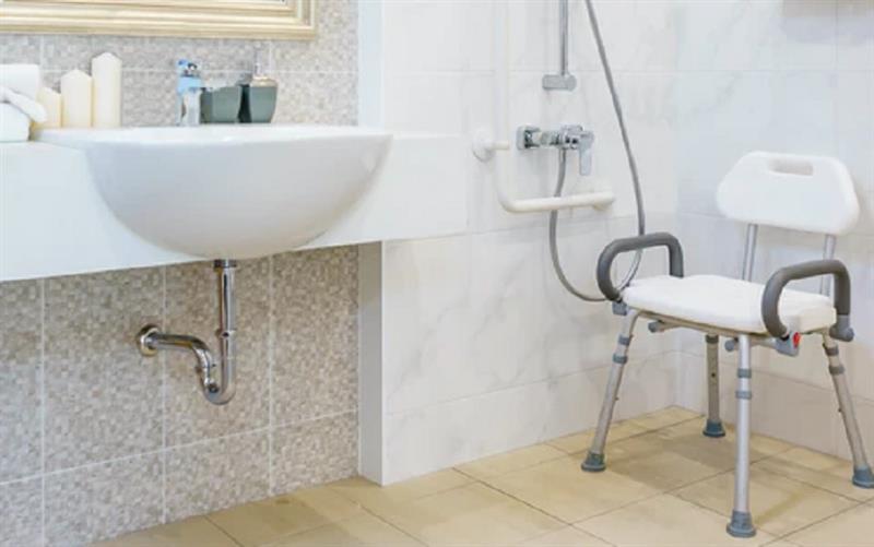  Choosing a Shower Chair: Tips for Caregivers and Families